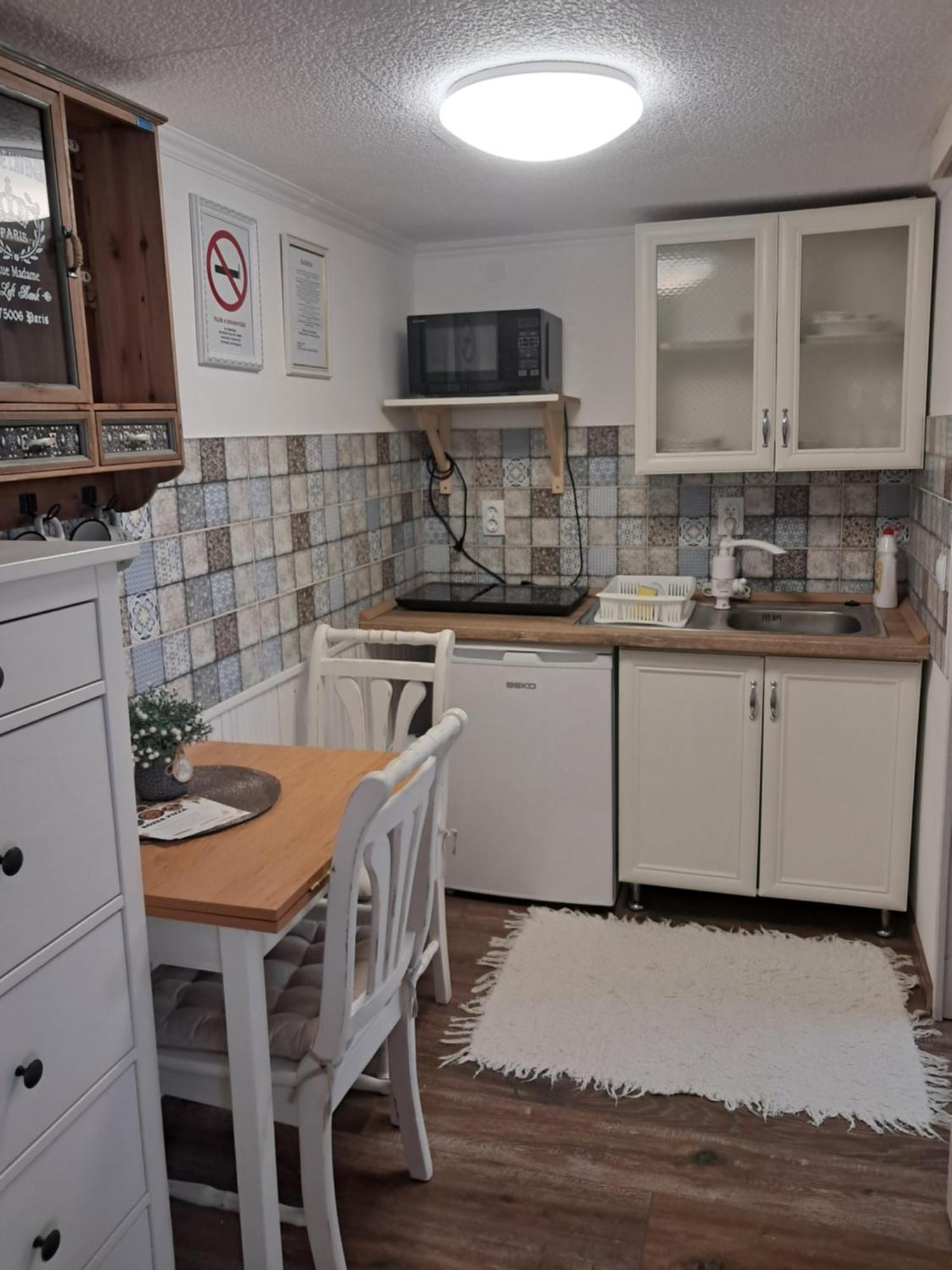 Takler Home Alsoors Bagian luar foto