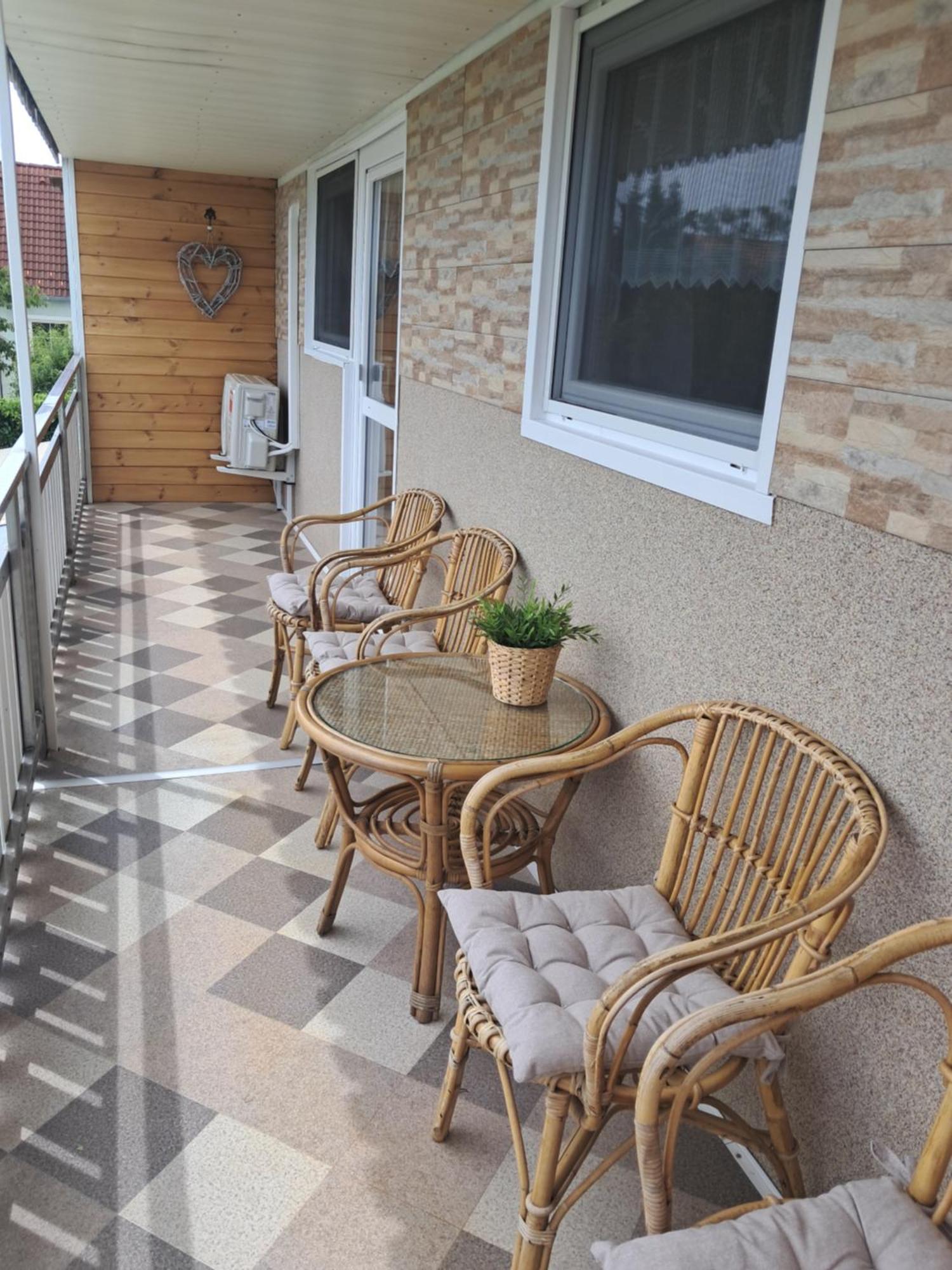 Takler Home Alsoors Bagian luar foto