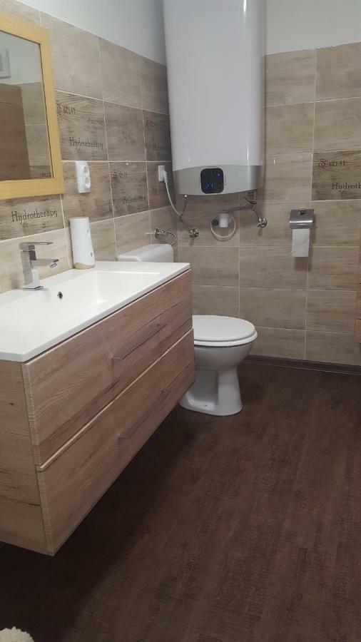 Takler Home Alsoors Bagian luar foto